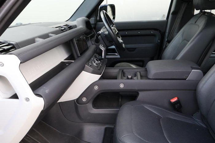 2023 Land Rover Defender 110 D300 SE