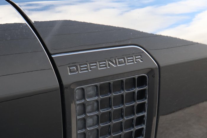 2023 Land Rover Defender 110 D300 SE