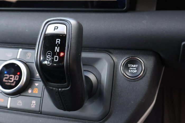 2023 Land Rover Defender 110 D300 SE