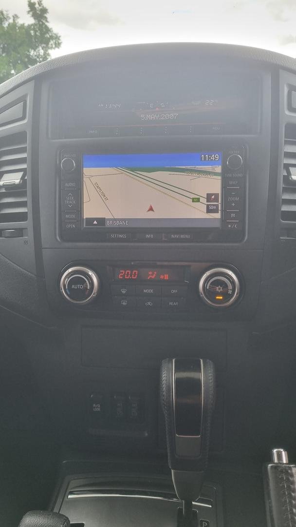 2014 Mitsubishi Pajero VR-X