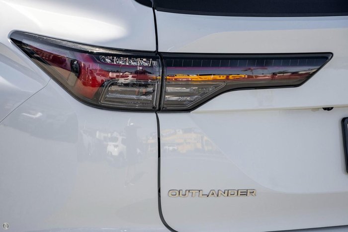 2025 Mitsubishi Outlander LS