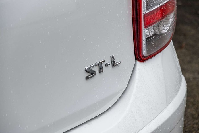 2013 Nissan Micra ST-L