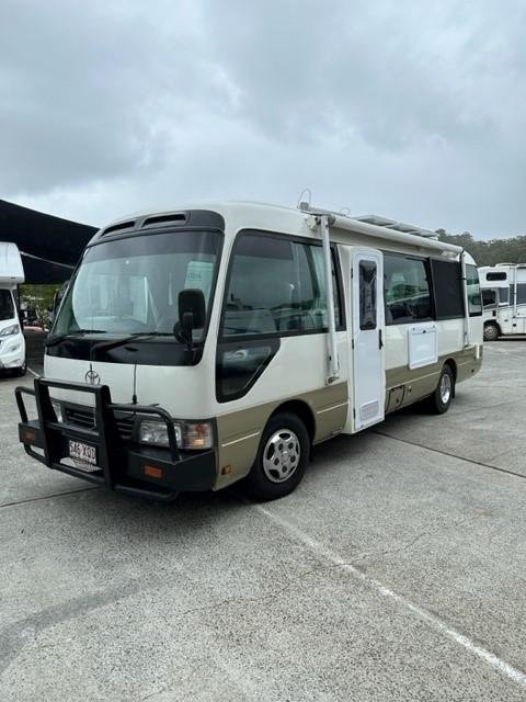 2006 Toyota Coaster
