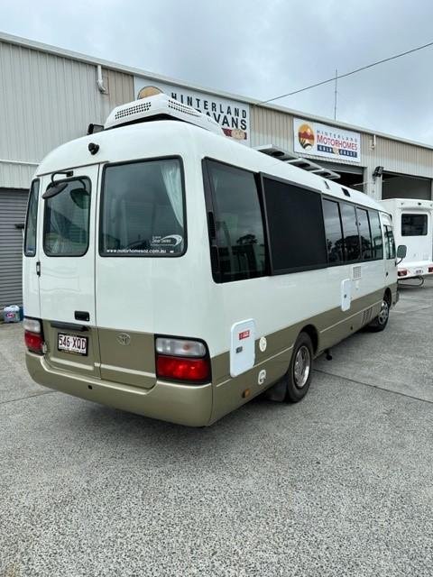 2006 Toyota Coaster