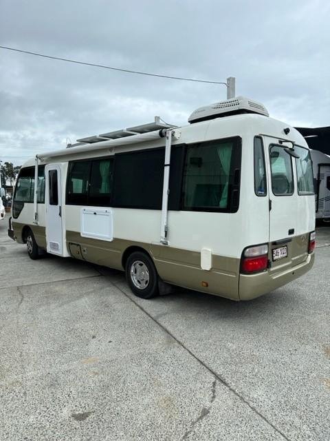 2006 Toyota Coaster