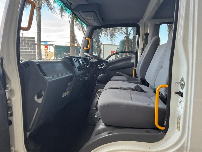 2017 Isuzu N Series NPS 75/45-155