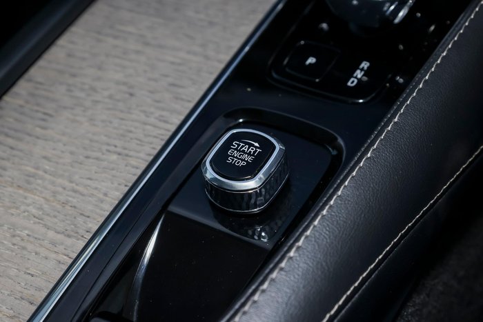 2023 Volvo XC90 Ultimate B6 Dark