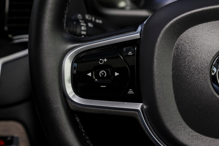 2023 Volvo XC90 Ultimate B6 Dark