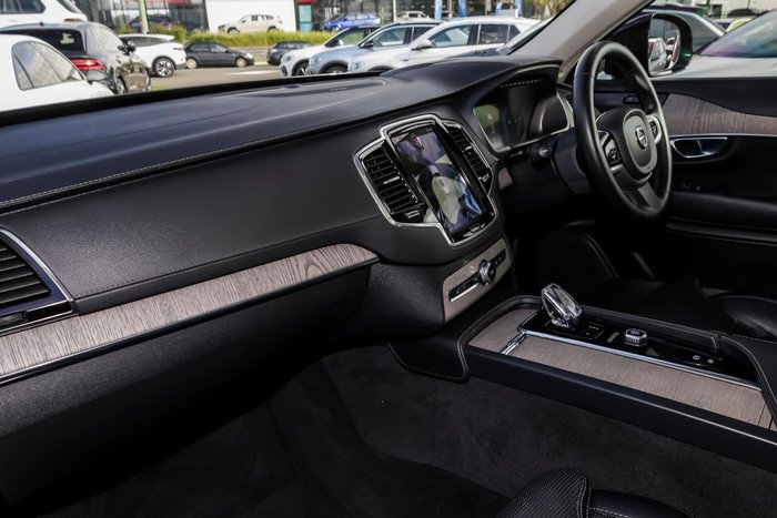 2023 Volvo XC90 Ultimate B6 Dark