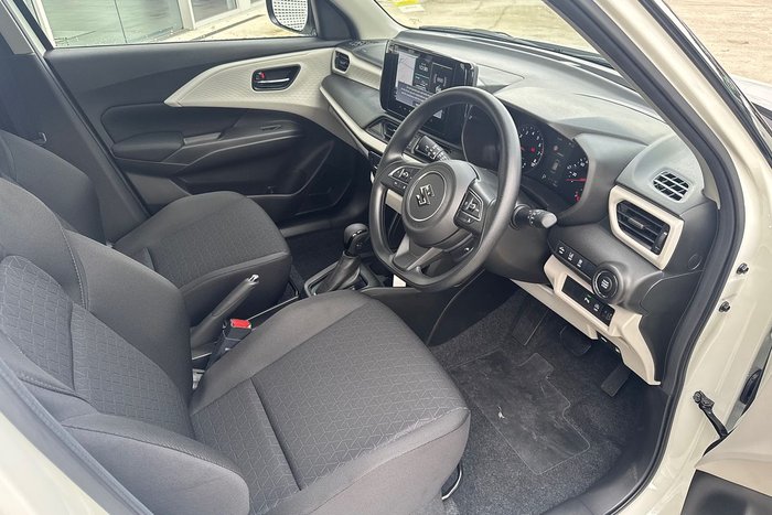 2026 Suzuki Swift Hybrid UZ Pure White (ZVR)