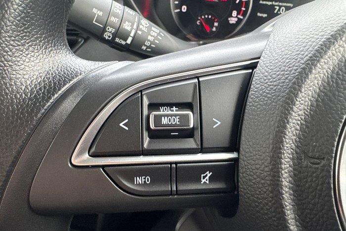 2026 Suzuki Swift Hybrid UZ Pure White (ZVR)
