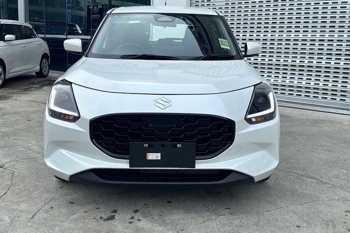 2026 Suzuki Swift Hybrid UZ Pure White (ZVR)