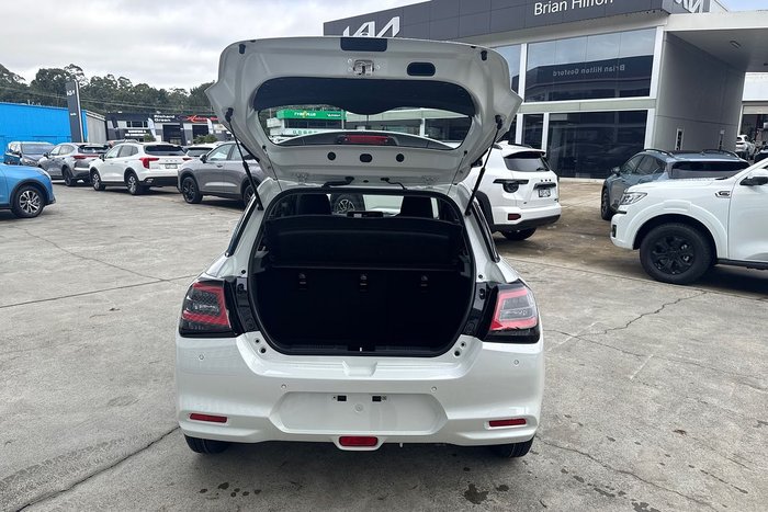 2026 Suzuki Swift Hybrid UZ Pure White (ZVR)
