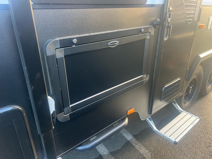 2026 JB Caravans Gator X 18'6 Front Door L Lounge