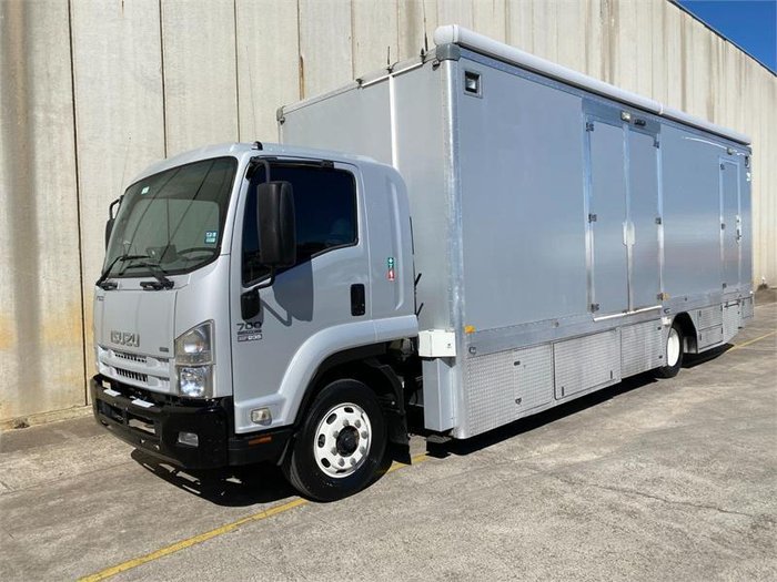 2009 Isuzu Fsd700