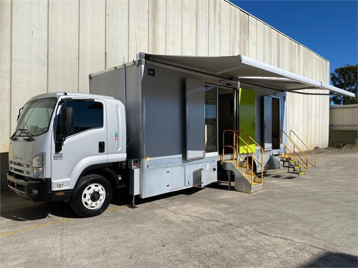 2009 Isuzu Fsd700