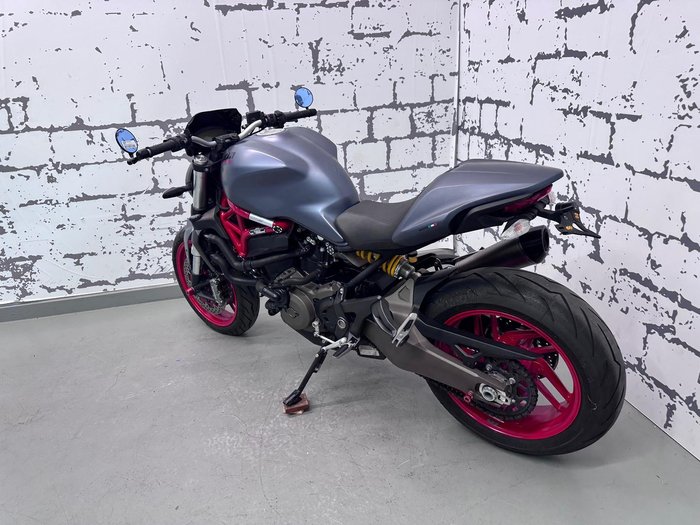 2017 Ducati Monster 821 Monster Grey