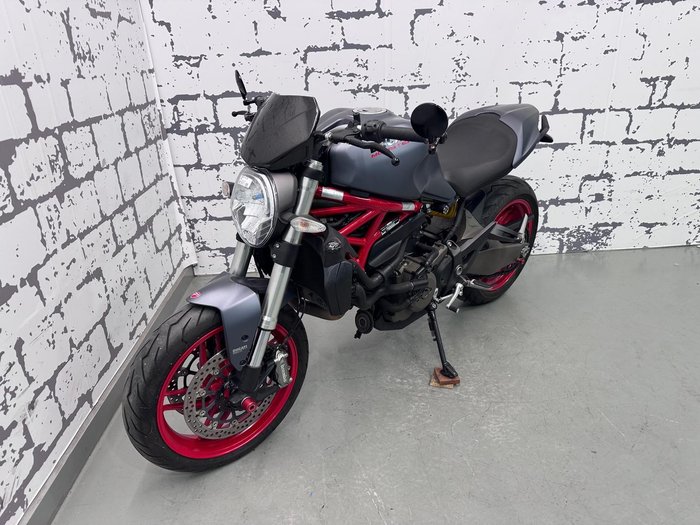2017 Ducati Monster 821 Monster Grey