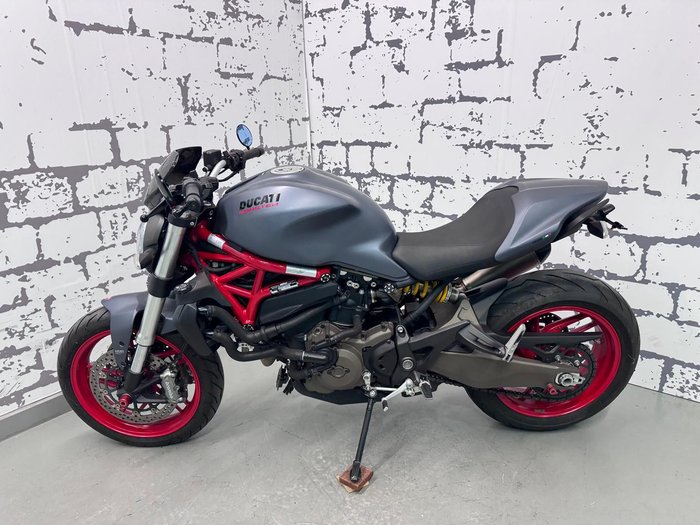 2017 Ducati Monster 821 Monster Grey