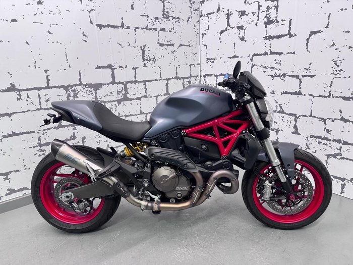 2017 Ducati Monster 821 Monster Grey
