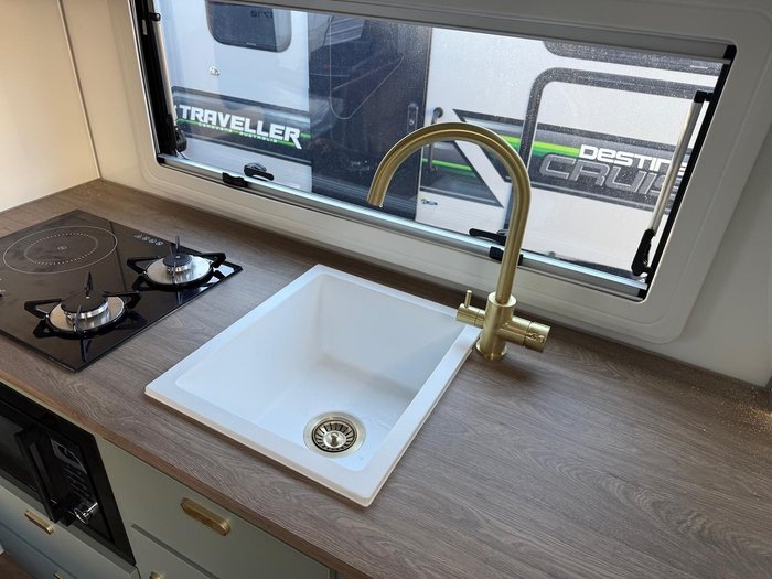 2026 JB Caravans Gator X 17'10 Rd L Lounge My26