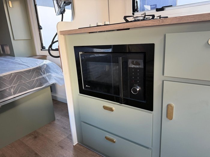 2026 JB Caravans Gator X 17'10 Rd L Lounge My26