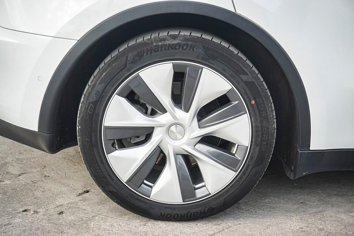 2022 Tesla Model Y Rear-Wheel Drive