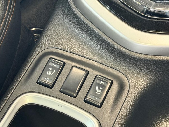 2022 Nissan Navara ST-X