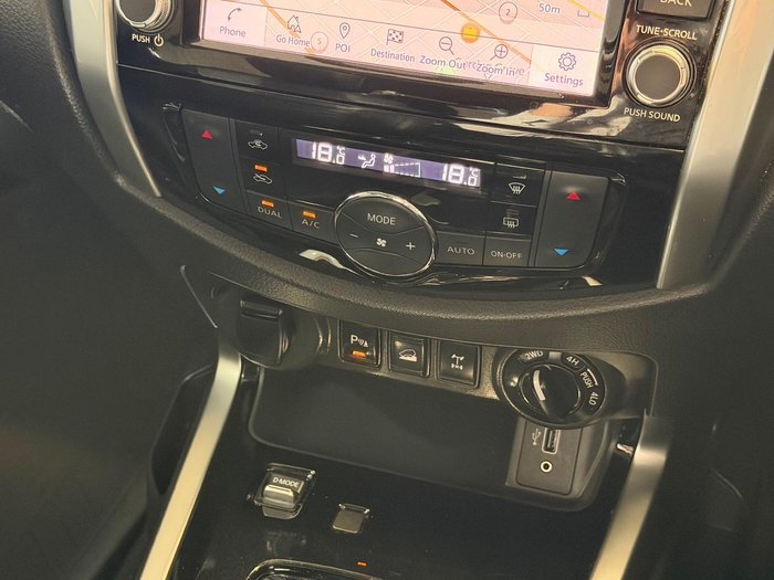 2022 Nissan Navara ST-X