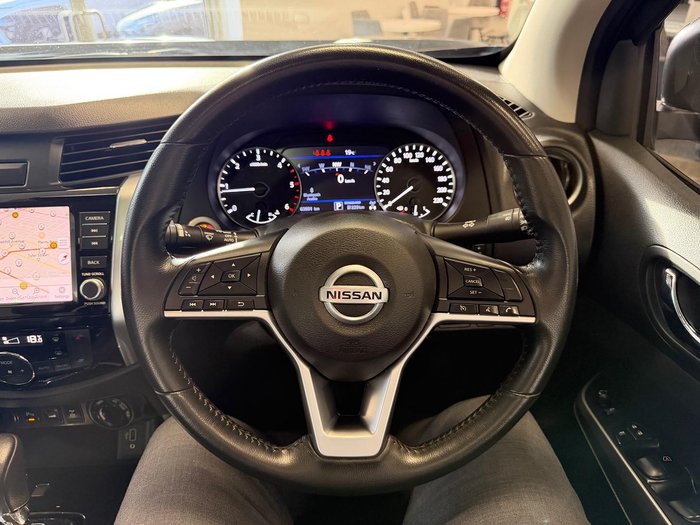 2022 Nissan Navara ST-X