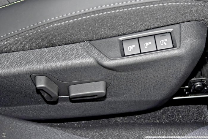 2025 Peugeot 2008 GT Hybrid