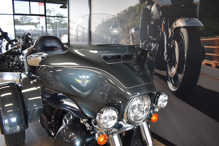 2025 HARLEY-DAVIDSON FLHTCUTG TRI GLIDE U/CLC 114