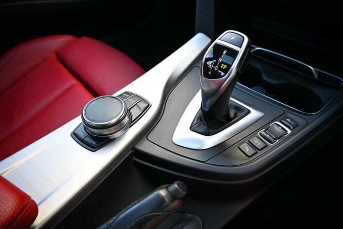 2017 BMW 3 Series 330i Sport Line