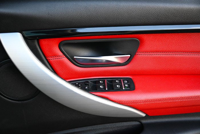 2017 BMW 3 Series 330i Sport Line