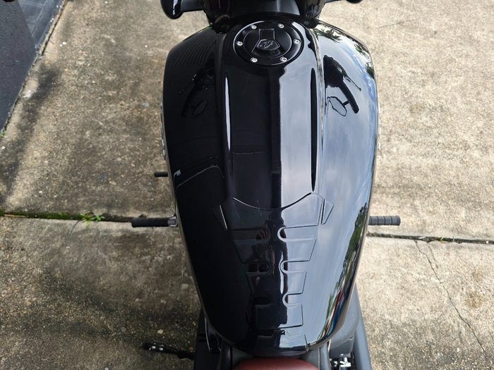 2018 Indian SCOUT BOBBER THUNDER BLACK BLACK