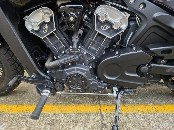 2018 Indian SCOUT BOBBER THUNDER BLACK BLACK
