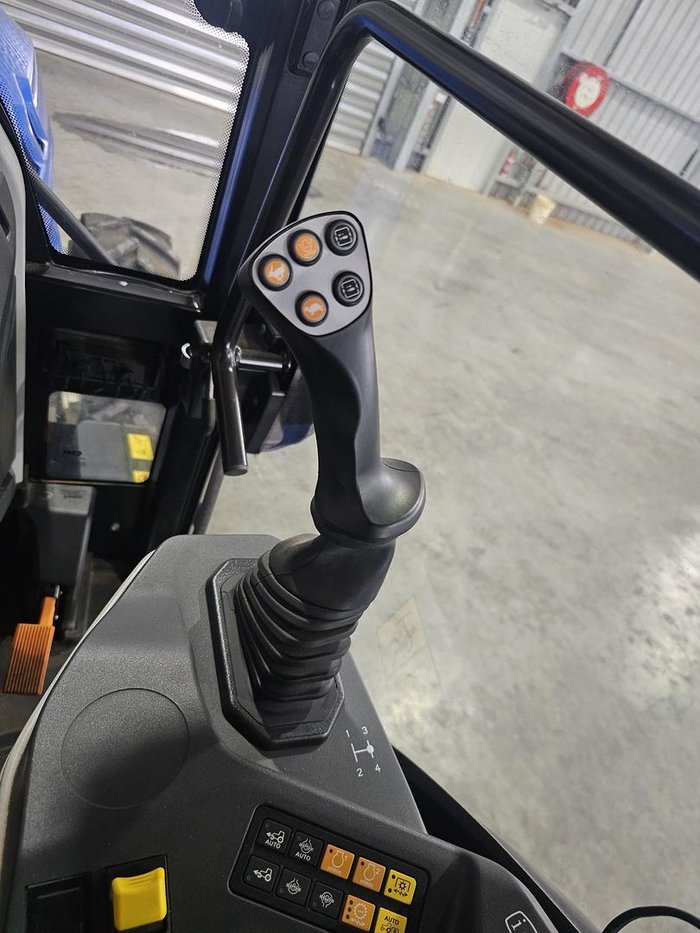 2023 New Holland T4.120F