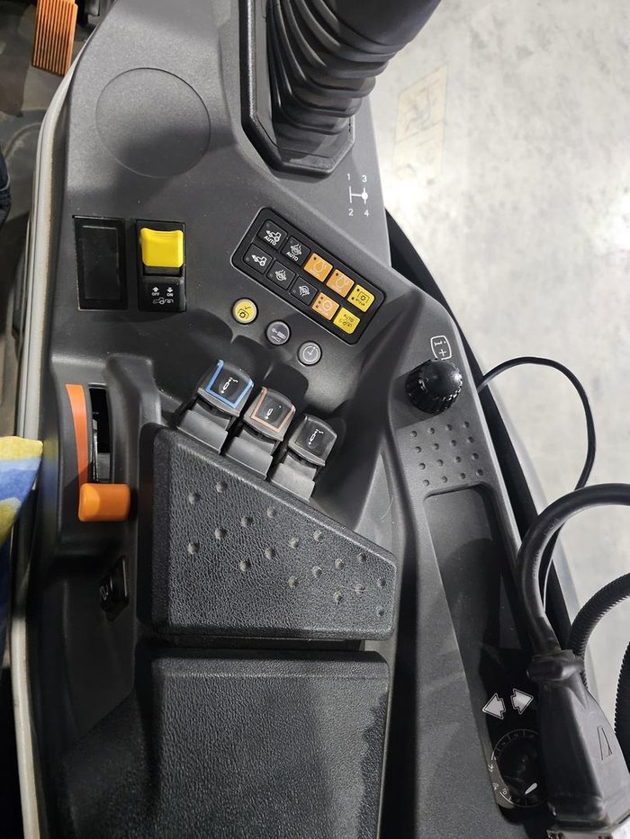 2023 New Holland T4.120F