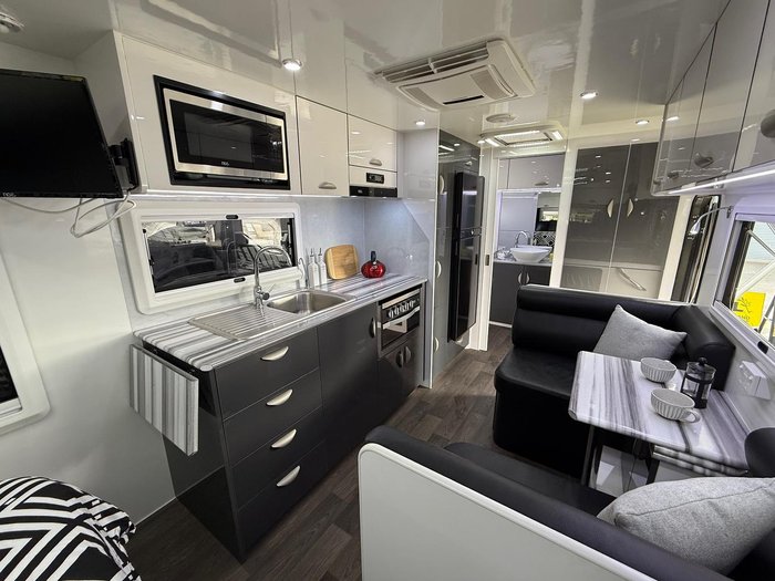2021 Regent Discoverer