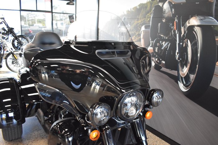 2025 HARLEY-DAVIDSON FLHTCUTG TRI GLIDE U/CLC 114