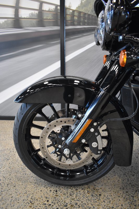 2025 HARLEY-DAVIDSON FLHTCUTG TRI GLIDE U/CLC 114