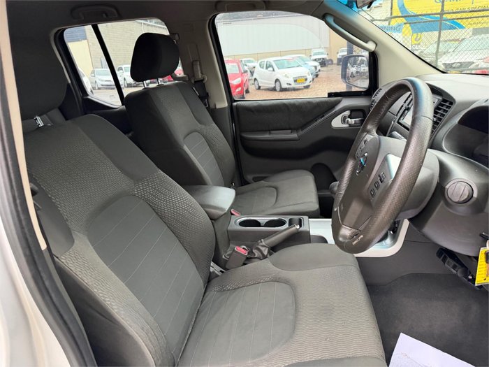 2013 NISSAN NAVARA ST (4x4)