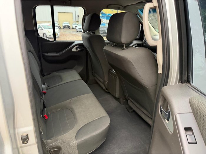 2013 NISSAN NAVARA ST (4x4)