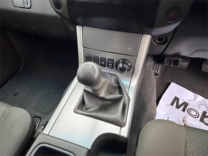 2013 NISSAN NAVARA ST (4x4)