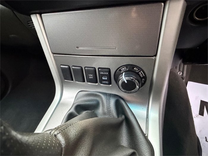 2013 NISSAN NAVARA ST (4x4)