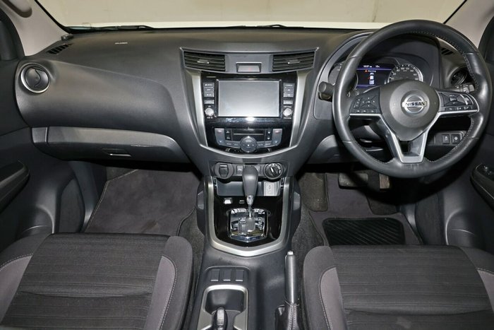 2022 Nissan Navara ST-X