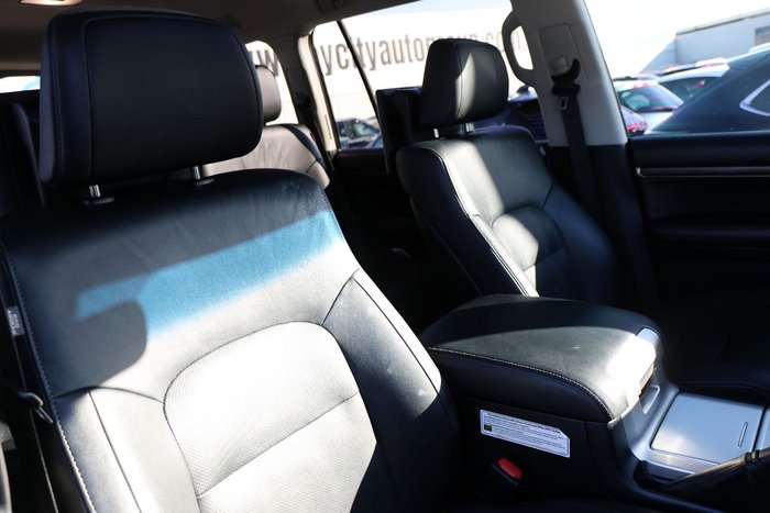 2021 Toyota Landcruiser Sahara VDJ200R 4X4 Dual Range WHITE