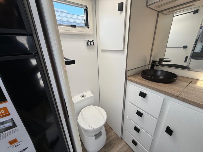 2024 JB Caravans Scorpion Sting Air 21'6 Rd Club