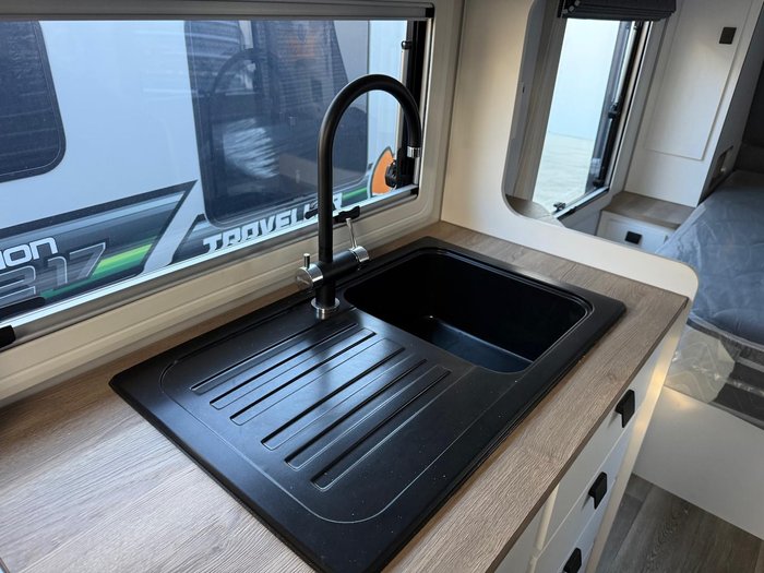 2024 JB Caravans Scorpion Sting Air 21'6 Rd Club