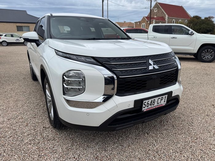 2022 Mitsubishi Outlander ES ZM MY22.5 White